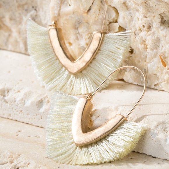 Jewelry - NWT Hammered Metal Ivory Tassel Earrings